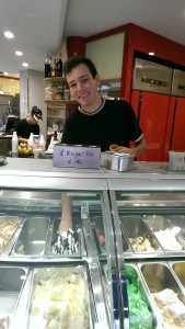 Valerio Paci bei seinem ersten Job im Eiscafé Venezia in München-Schwabing
